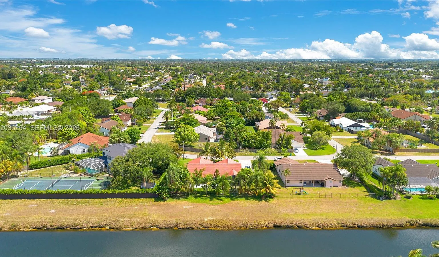 4 bed, 2.0 bath, $3,900 — Photo 1