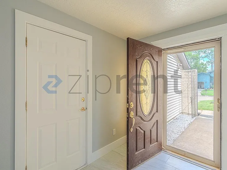 16402 Mill Point Dr — Photo 5
