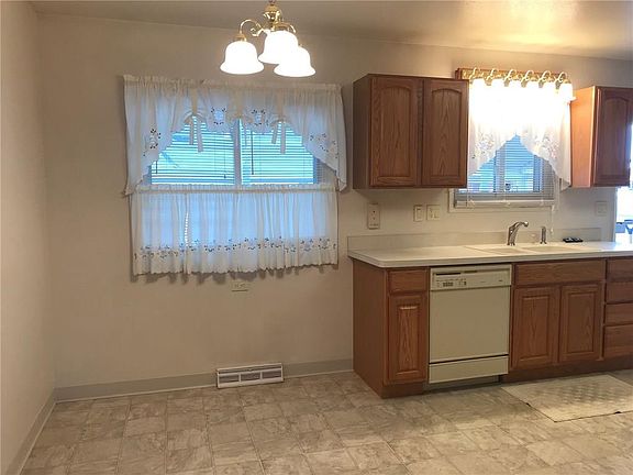 5th image of 2946 Belvedere Dr