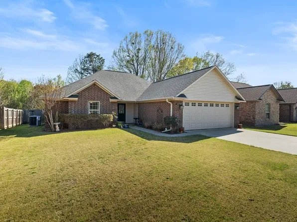 3427 Garrett Ln, Texarkana, TX 75503