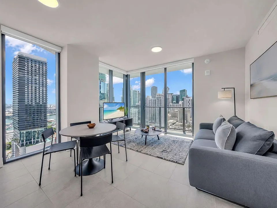 121 NE 5th St #34-ID1524313P