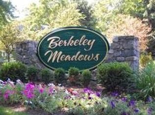 7 Meadowview Ln, Berkeley Heights, NJ 07922