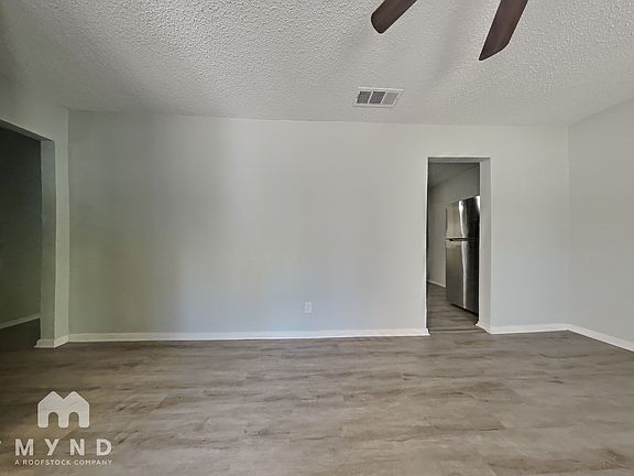 4th image of 309 Arnold Ct