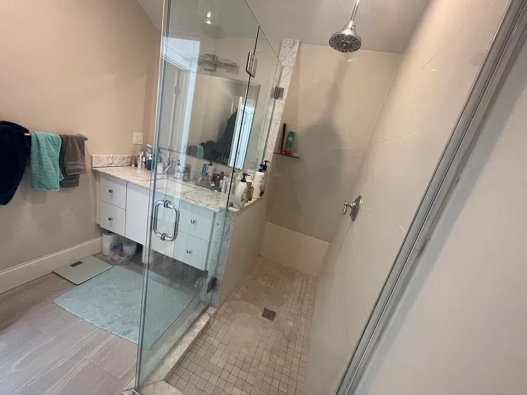 472 Green St #2 — Photo 16