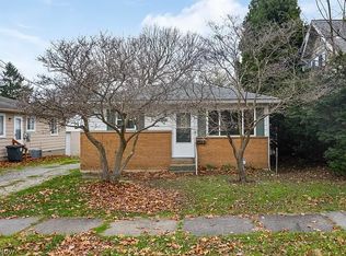 1916 17th St SW, Akron, OH 44314