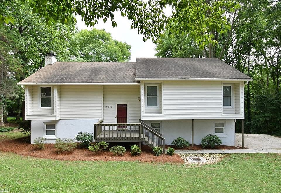 2nd image of 6710 Amberley Ln