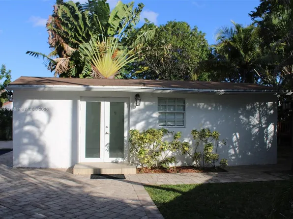 624 NE 205th Ter, Miami, FL 33179