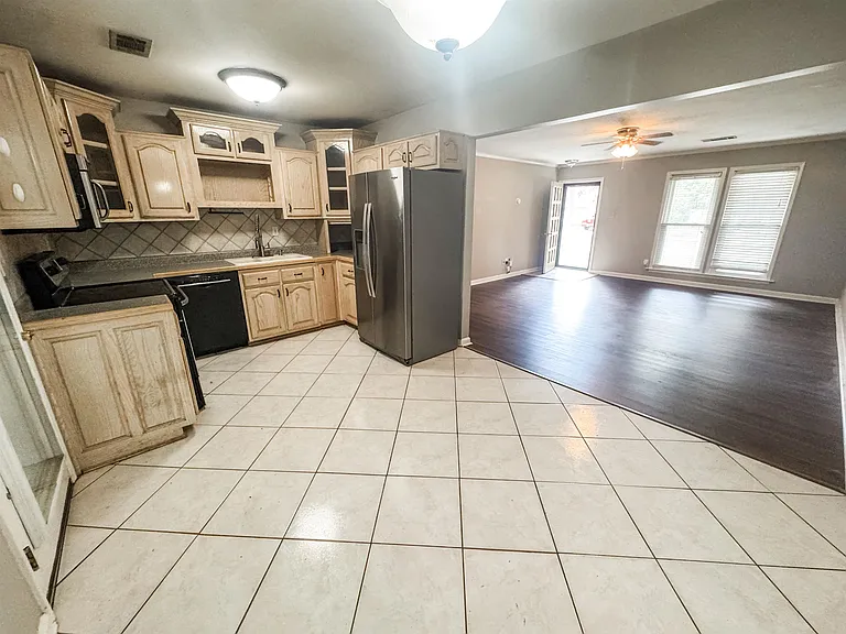 967 Barbara Lynn Dr — Photo 3