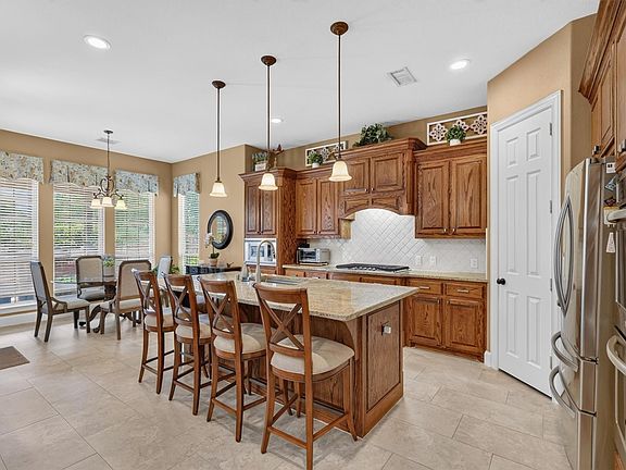 5th image of 2340 Hedgewood Ln