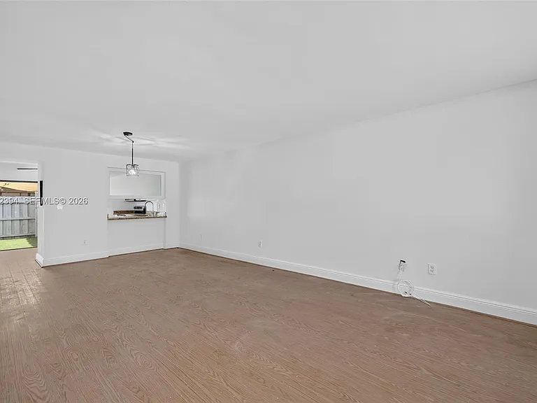10206 SW 77th Ct — Photo 4