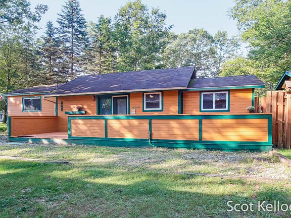 3rd image of 543 Pettibone Dr