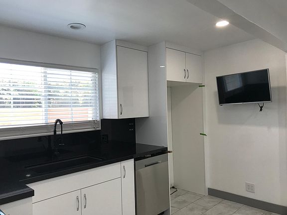 3rd image of 6126 Bellingham Ave