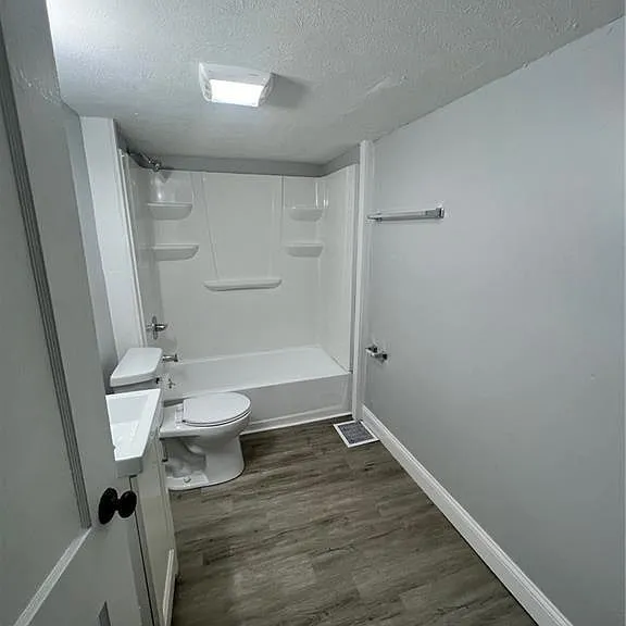 1038 N Tuxedo St #B — Photo 5