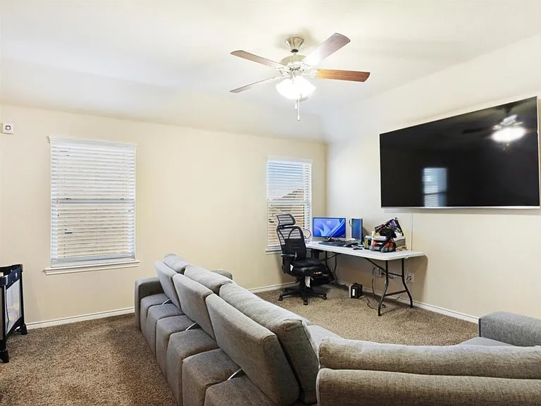 2109 Lake Hawthorne Trl — Photo 30