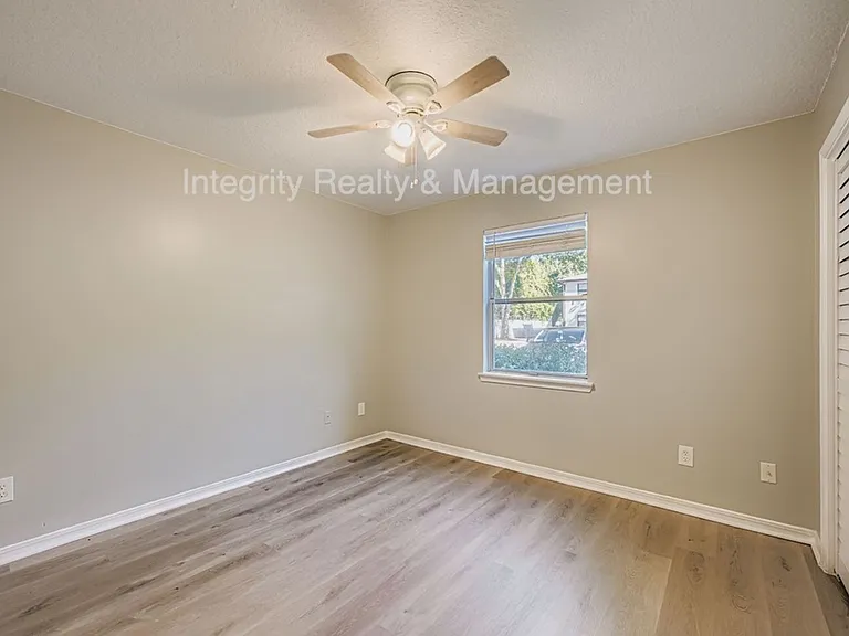 Parkridge Apartments — Photo 18