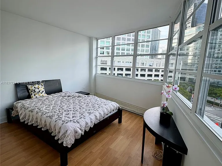 825 Brickell Bay Dr #847 — Photo 6
