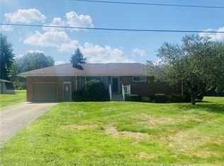 200 Mapeat Ln, New Castle, PA 16101