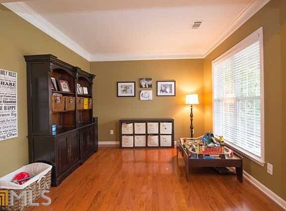 4th image of 533 Papillion Trce