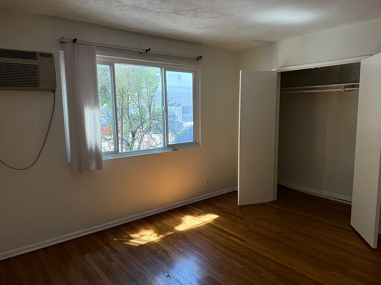 1138 S La Cienega Blvd #1 — Photo 17