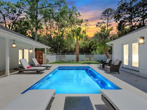 121 Colonial Dr, Saint Simons Island, GA 31522