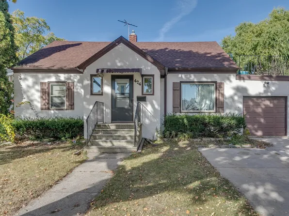 424 Heyrman St, Green Bay, WI 54302