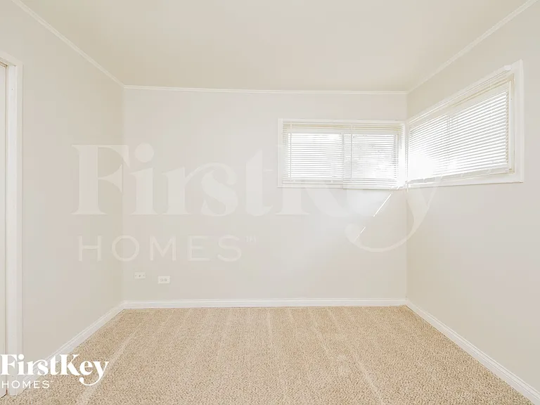 400 Watseka St — Photo 12