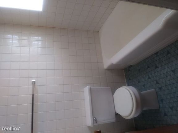 3rd image of 310 N Center St APT 14