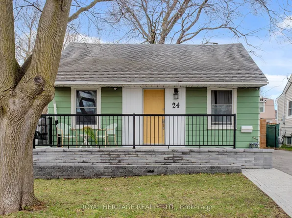 24 York St, Ajax, ON L1S 1S8