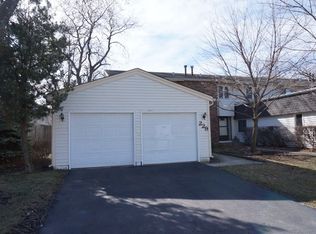 229 Walker Dr, Bolingbrook, IL 60440