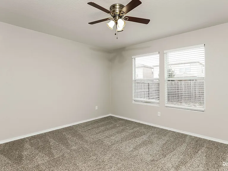 485 Auburn Park — Photo 15