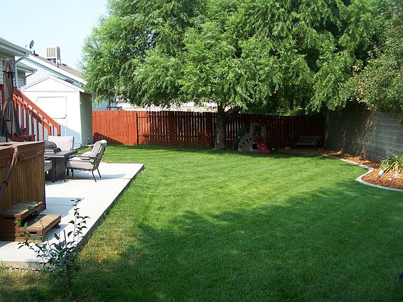 Very private backyard with plenty of shade, large 15'x30' patio, HOT TUB!