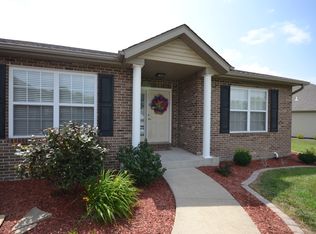 5626 Bannister Ln, Smithton, IL 62285