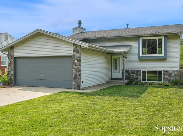 1729 Hiawatha Dr SE, Grand Rapids, MI 49506