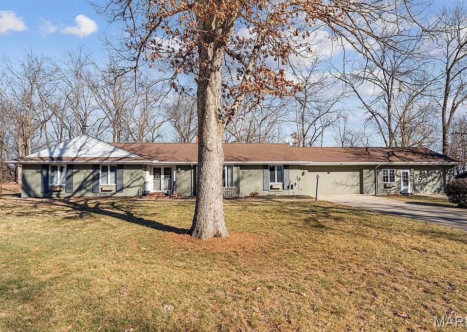1st image of 17 Denzel Dr