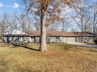 17 Denzel Dr, Greenville, IL 62246