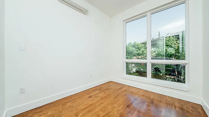 Rented by Nooklyn NYC LLC | media 58