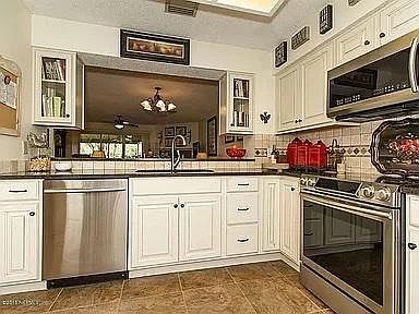 5th image of 4521 Sussex Ave Unit 3