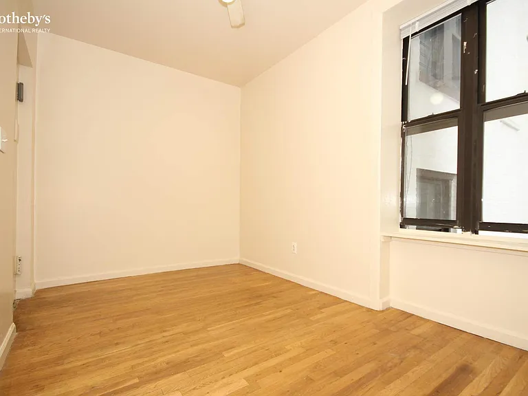55 Tiemann Pl #12 — Photo 4