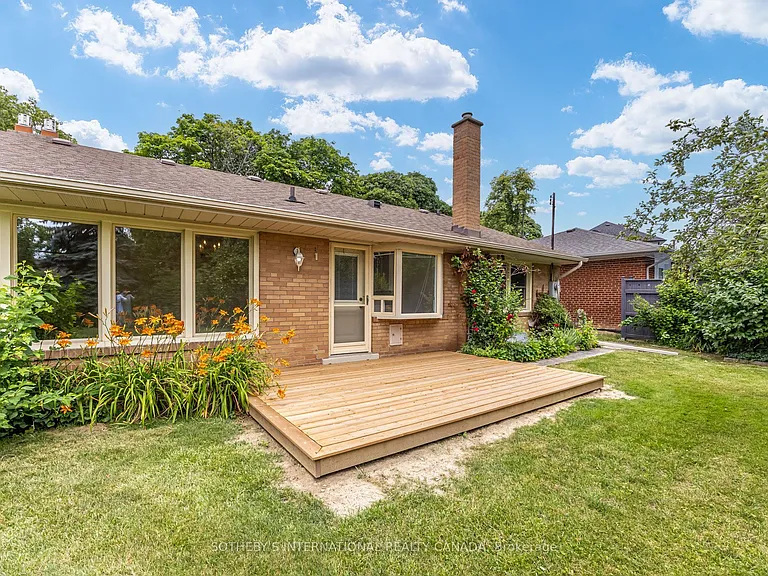 25 Abinger Cres — Photo 43