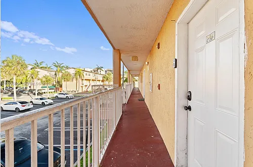 6235 Kendale Lakes Cir Photo 1