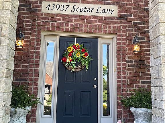 2nd image of 43927 Scoter Ln