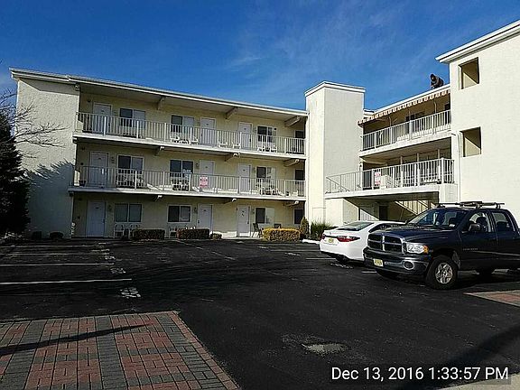 2nd image of 1110 Wesley Ave #201