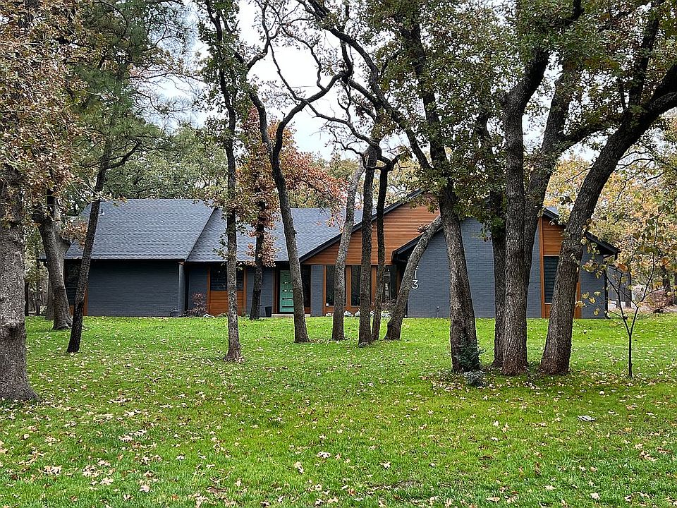 2nd image of 413 Oak Springs Dr
