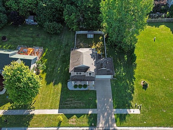 3rd image of 602 N Oakland Dr