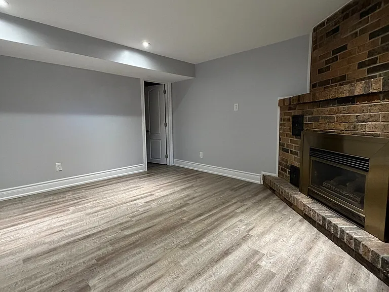 65 Glen Agar Dr #BASEMENT — Photo 9