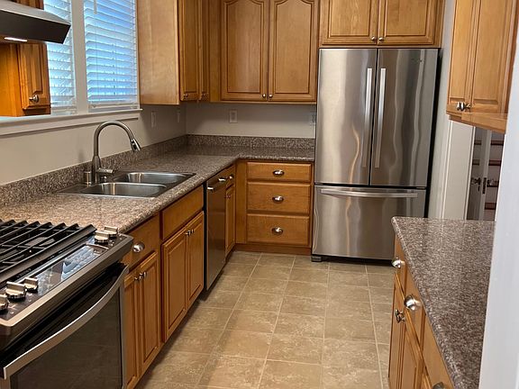 Updated Kitchen with all Stainless Appliances