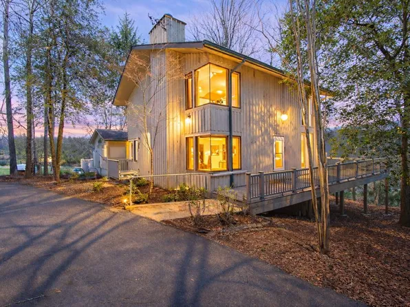 43 Hitchcock St, Murphy, NC 28906