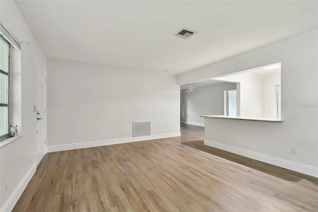 4 bed, 2.0 bath, 1689 sqft, $2,800 — Photo 3