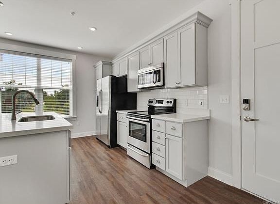3rd image of 819 Terrace Park APT 301
