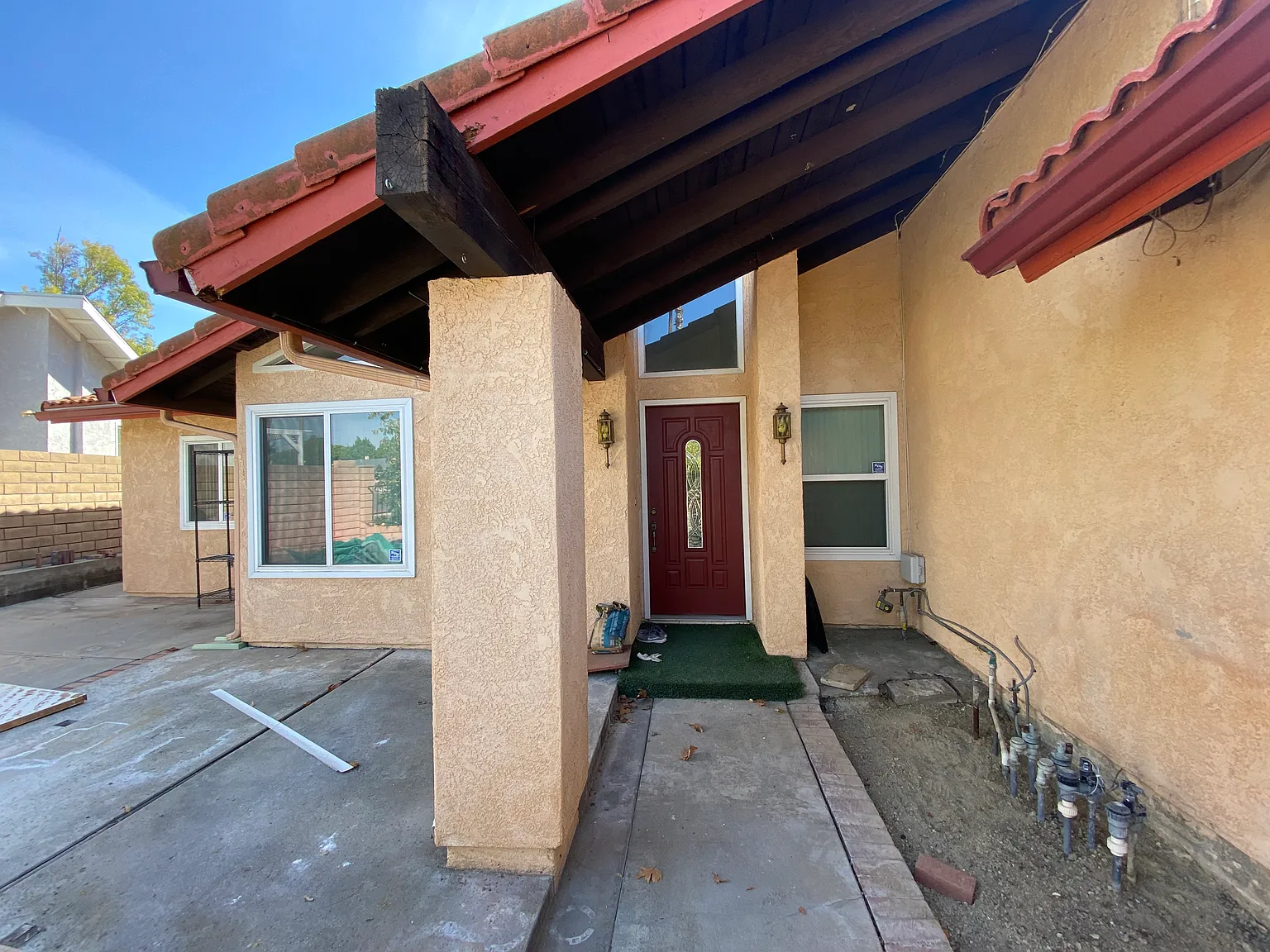 4 bed, 2084 sqft, $3,950 — Photo 2